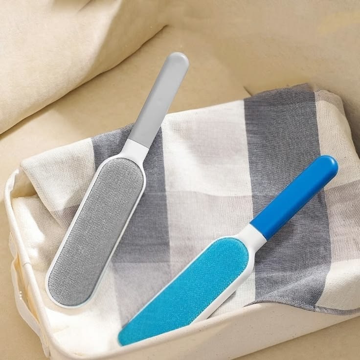 Double Magnetic Lint Remover – Keep Your Clothes Looking Fresh